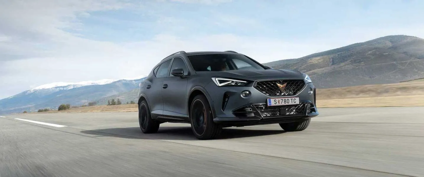 A screenshot of https://www.cupraofficial.ro/adn-ul-nostru/garaj/cupra-formentor-vz5